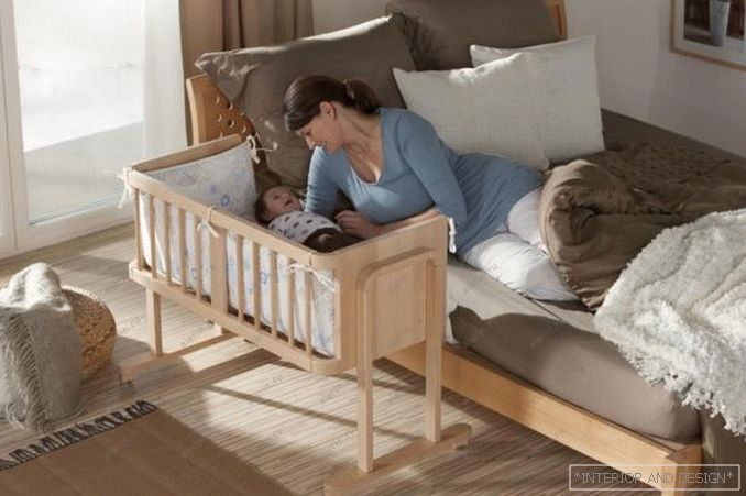 Detská postieľka v spálni rodičov - 1