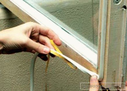 Spôsoby otepľovania drevených okien