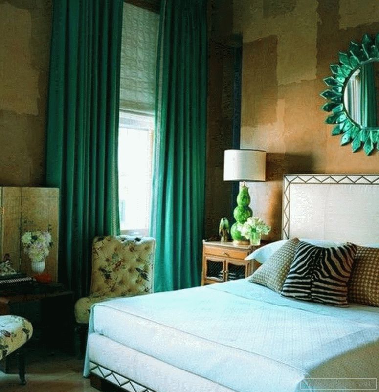 Zelené záclony v spálni 9